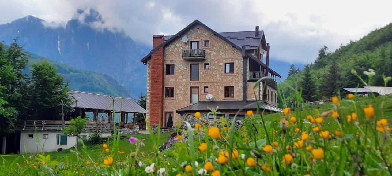 Hotel Margjeka Valbone Extérieur photo